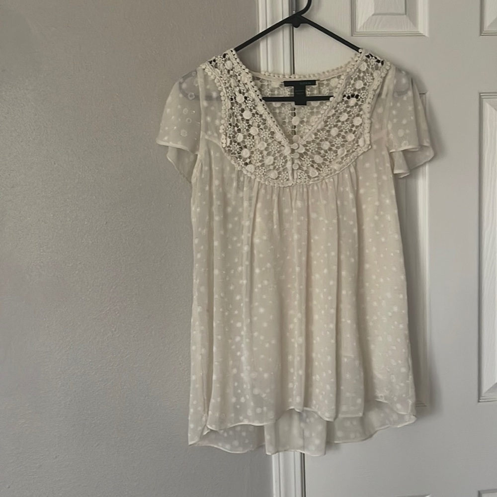 Rain brand size M -flowy light crème blouse with built-in slip tank -worn once